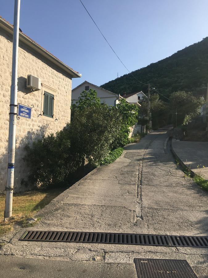 Tale House Montenegro Тиват Екстериор снимка